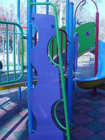 Снимка за Недовършена детска площадка вече е обект на пос...