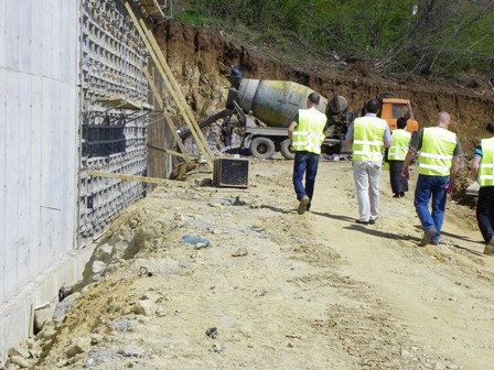 Снимка за Започва силният строителен сезон за новото депо...
