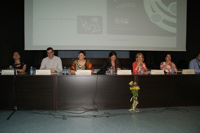 Снимка за Добри практики в публичността на проекти по „Ок...