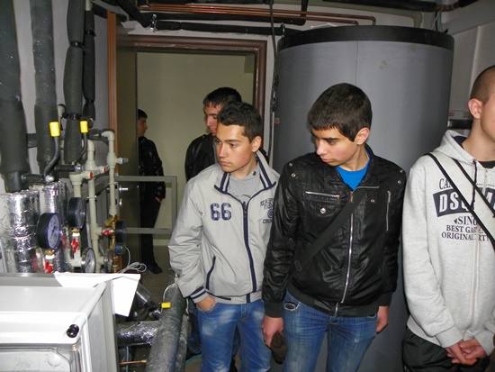 Снимка за Бъдещи електротехници „инспектираха“ габровскат...