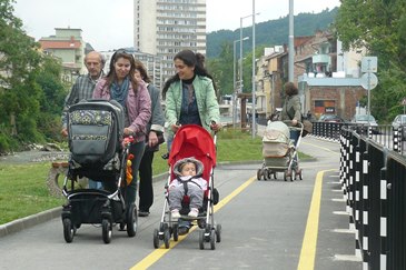 Снимка за Удължават срока на проект „И аз имам семейство“
