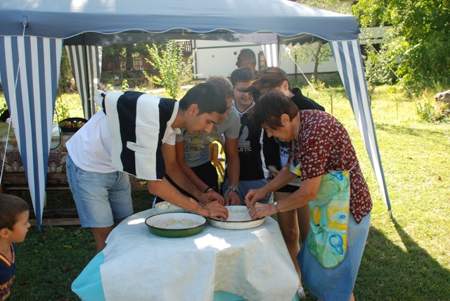 Снимка за Набират се „внучета назаем” за участие в проект...