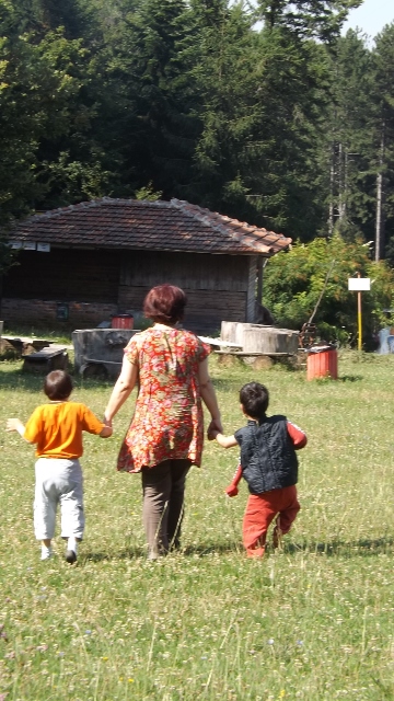 Снимка за Плавна интеграция на децата от центровете за на...