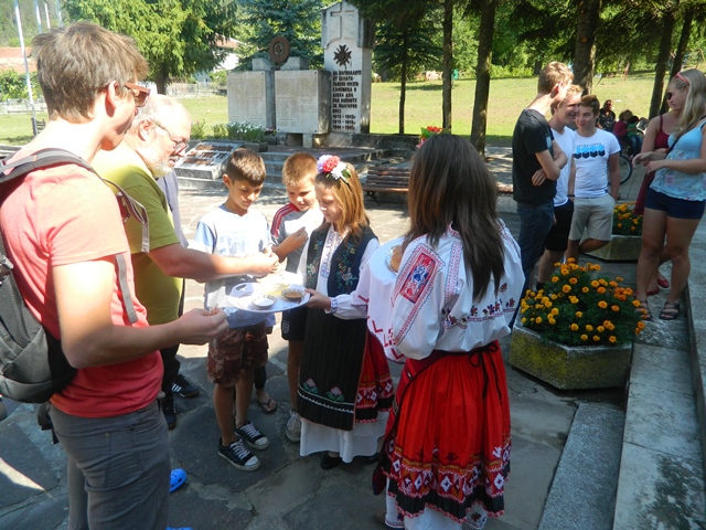 Снимка за Частици от миналото изградиха настоящи приятелс...