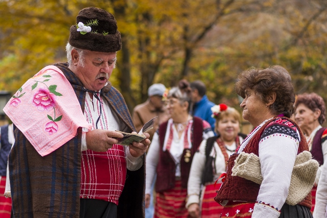 Снимка за Димитровден в ЕМО „Етър” – възстановка на тради...