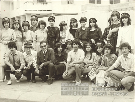 Снимка за „Бал на отминалите времена”