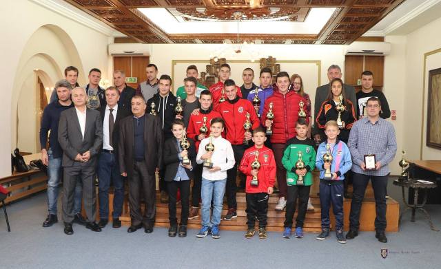 Снимка за Зоналният съвет на БФС отличи габровски футболн...