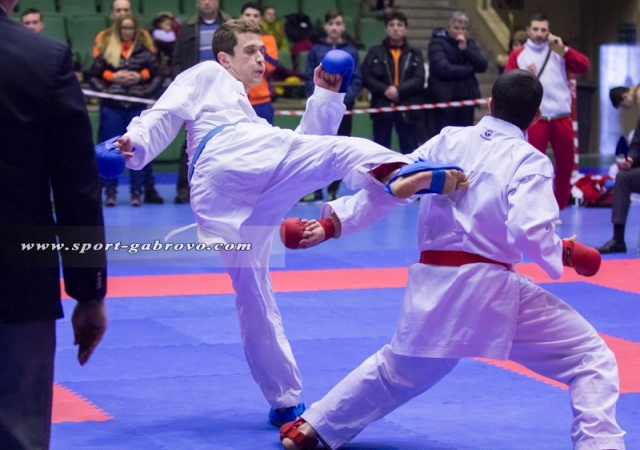 Снимка за 170 каратеки привлече в Габрово „Балкан Гран Пр...