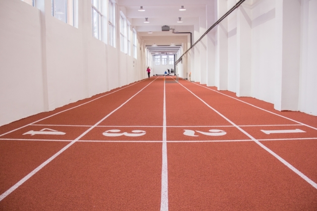 Снимка за АК „Орловец 93” открива обновената лекоатлетиче...