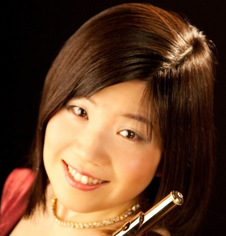 Снимка за Японската флейтистка Ацуко Кога гостува на Габр...